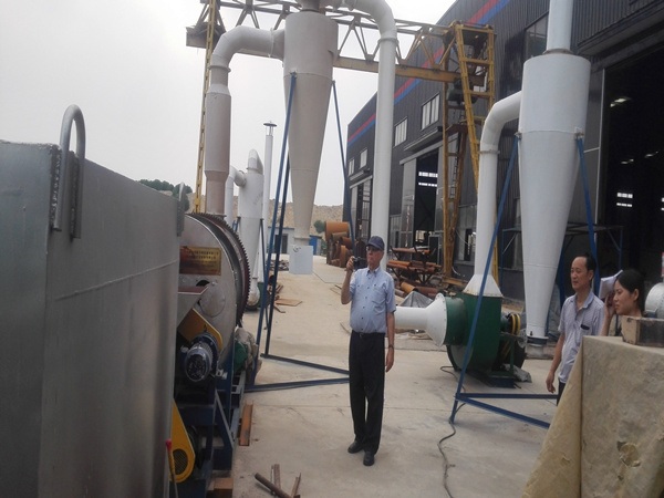 土耳其雞糞烘干客戶(hù)到場(chǎng)